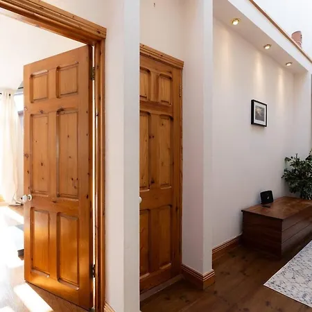 An Teach Ban - Dingle