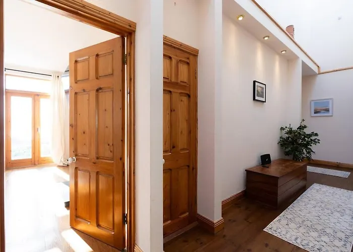 An Teach Ban - Dingle